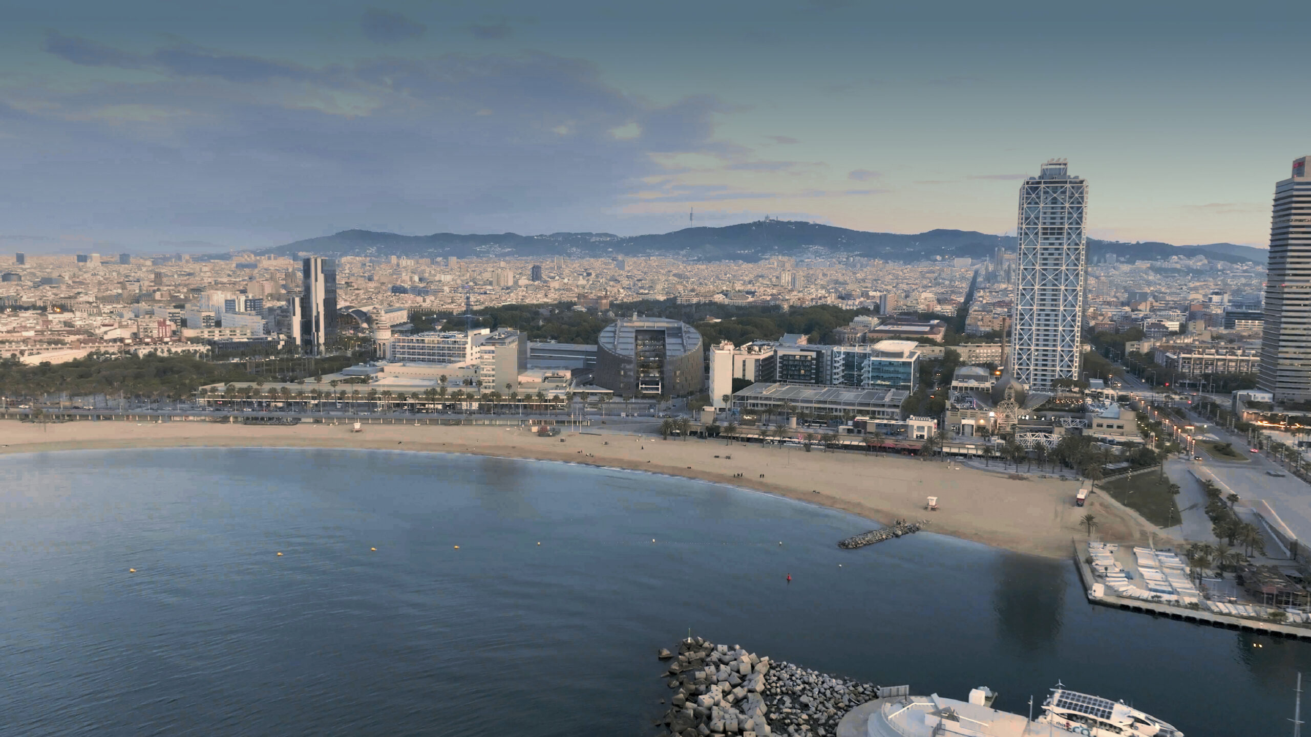 Lositek, empresa del Grupo Smartlog, automatiza de forma integral la farmacia del Hospital del Mar